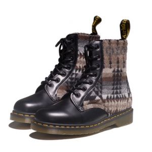 Dr. Martens Pendleton boot US 6 (M) 7 (L)